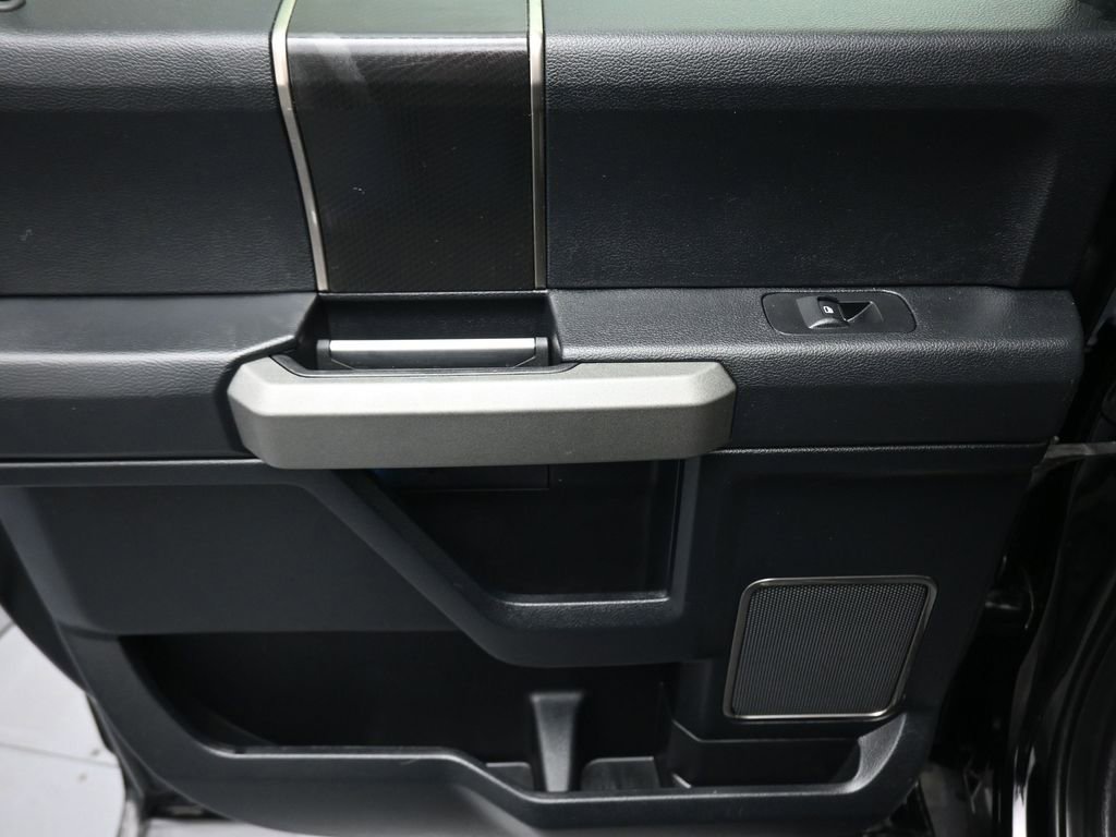 Used 2018 Ford F150 Raptor w/ Equipment Group 802A Luxury image 40