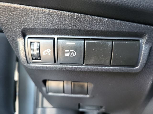 Used 2025 Toyota Corolla Cross XLE FWD image 21