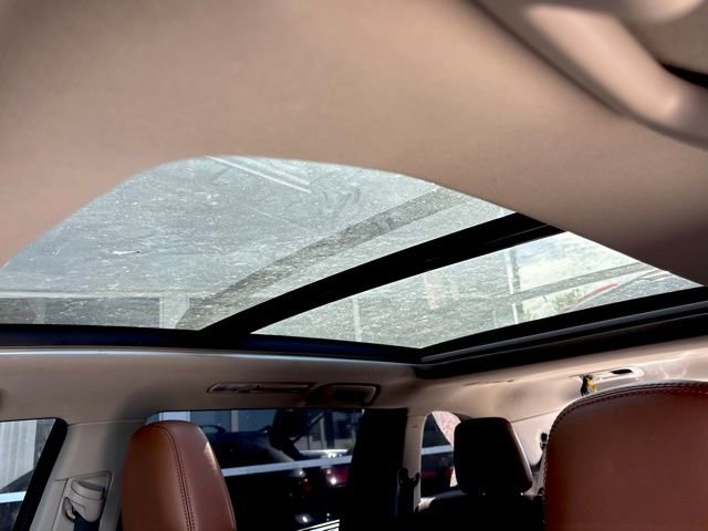 Used 2017 Toyota Highlander Limited Platinum w/ Carpet Mat Package image 9