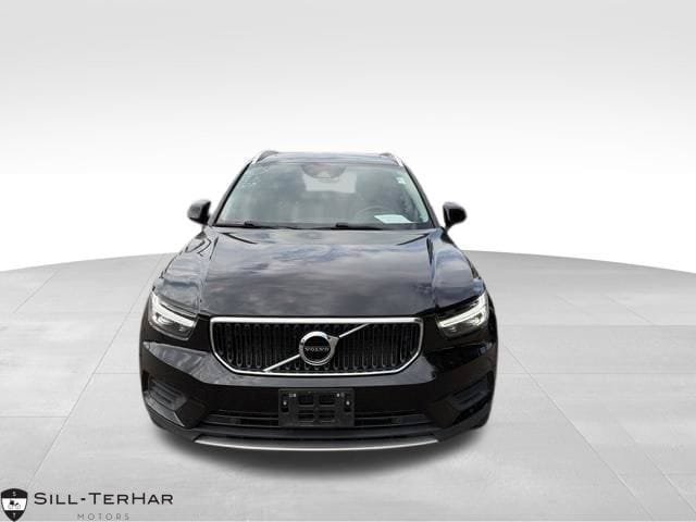 Used 2020 Volvo XC40 T5 Momentum w/ Protection Package Premier AWD/4WD image 1
