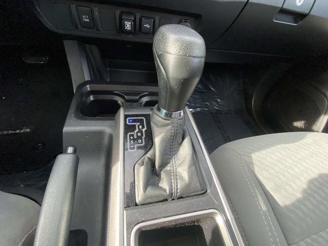 Used 2021 Toyota Tacoma SR5 RWD image 30