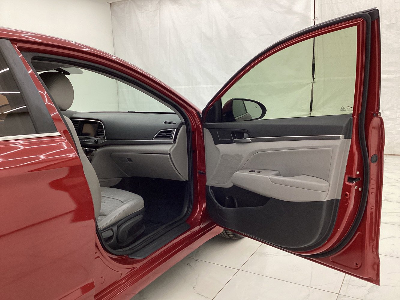 Used 2017 Hyundai Elantra Limited image 17