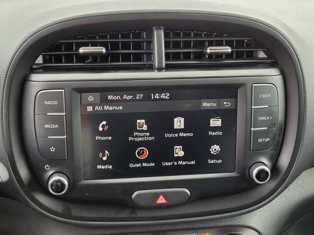 Used 2025 Kia Soul LX w/ LX Technology Package FWD image 24