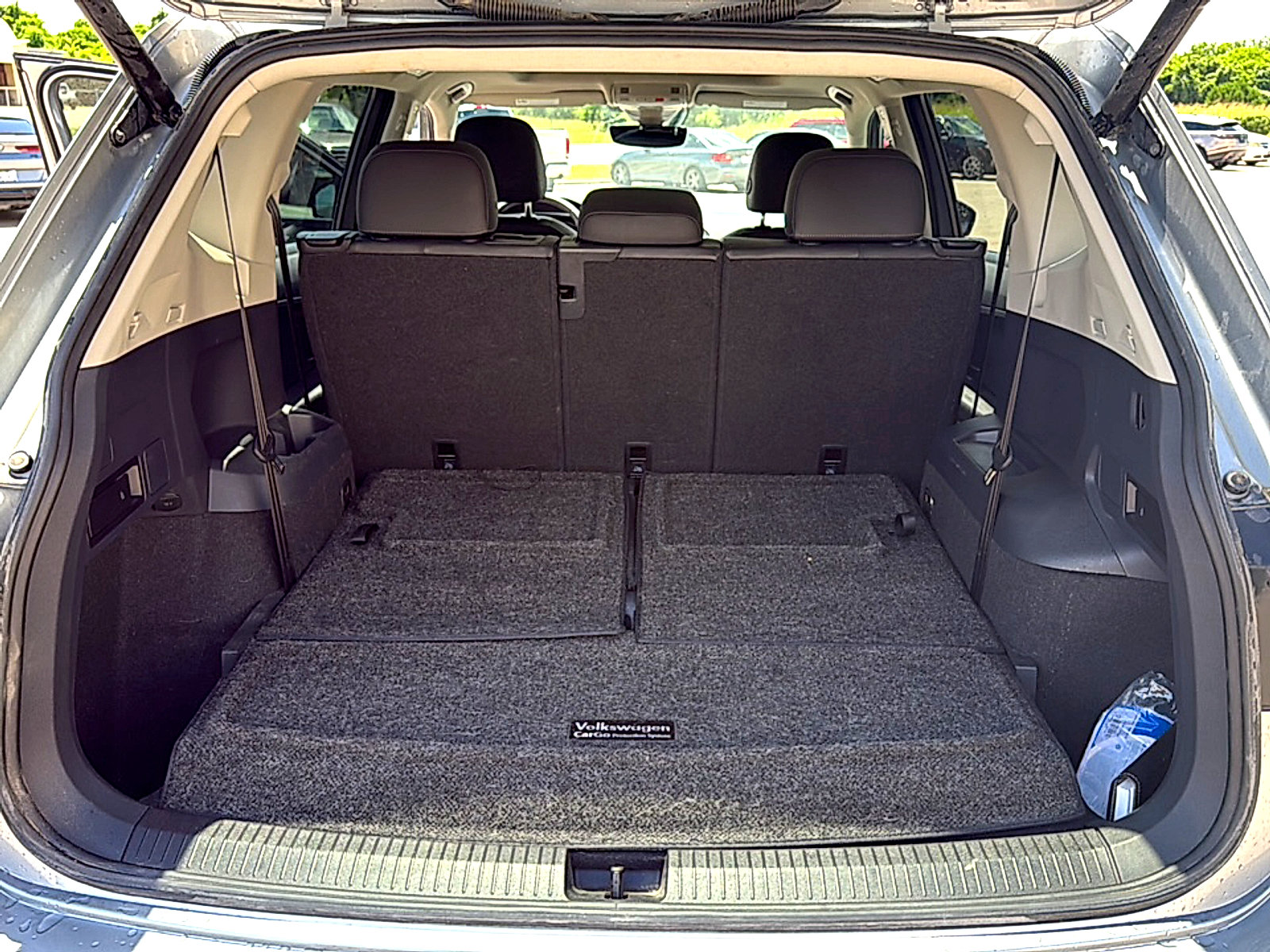 Used 2020 Volkswagen Tiguan SEL FWD image 9