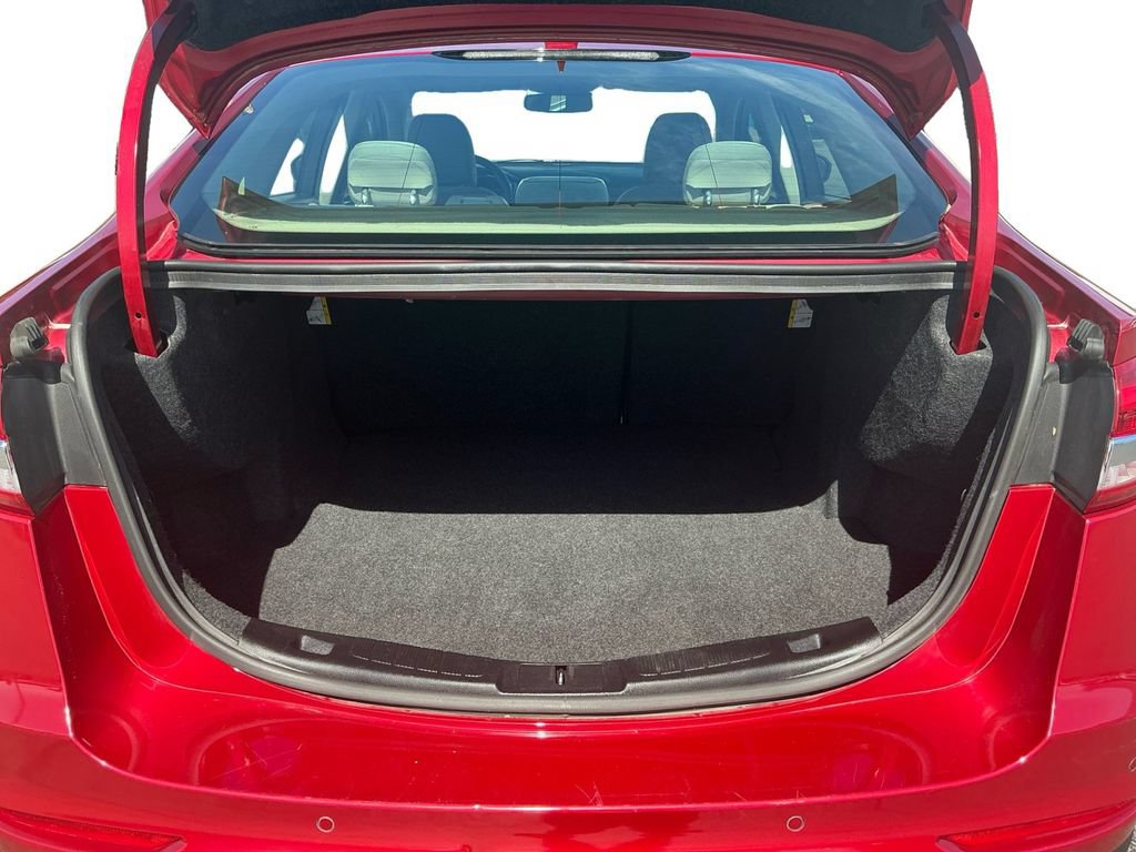 Used 2020 Ford Fusion SE FWD image 24