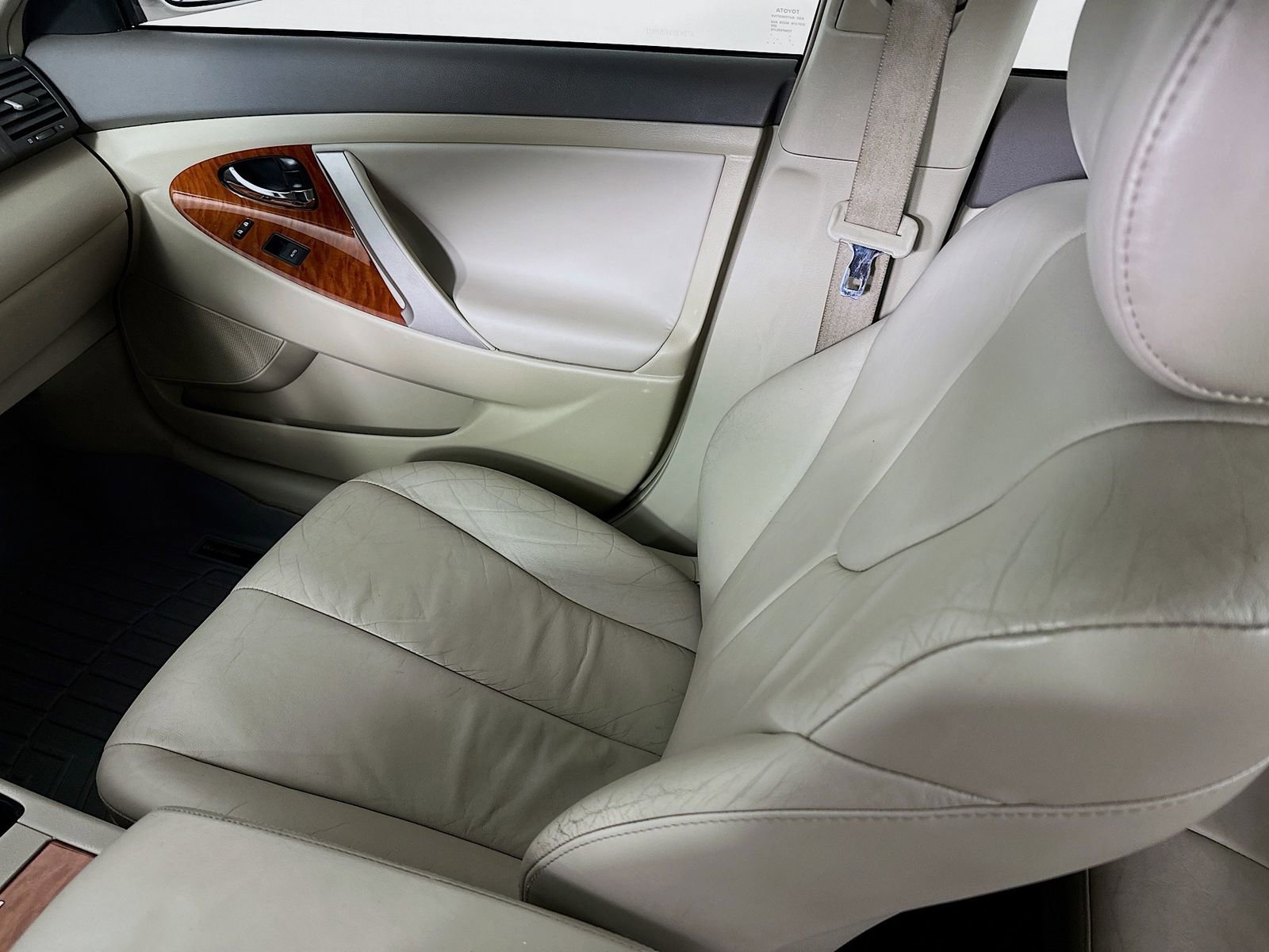 Used 2010 Toyota Camry XLE FWD image 23