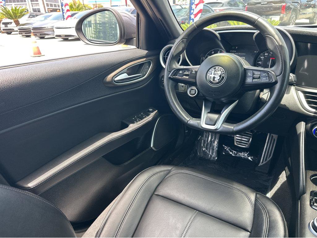 Used 2022 Alfa Romeo Giulia Ti RWD image 19