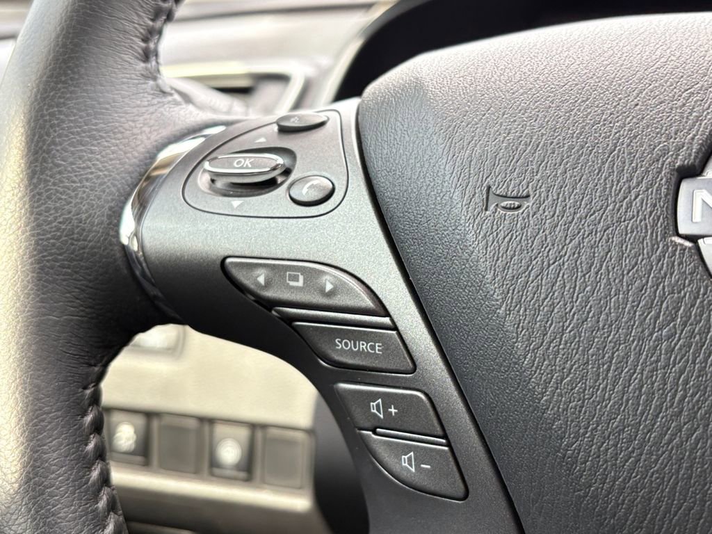 Used 2024 Nissan Murano SV w/ SV Midnight Edition Package image 17