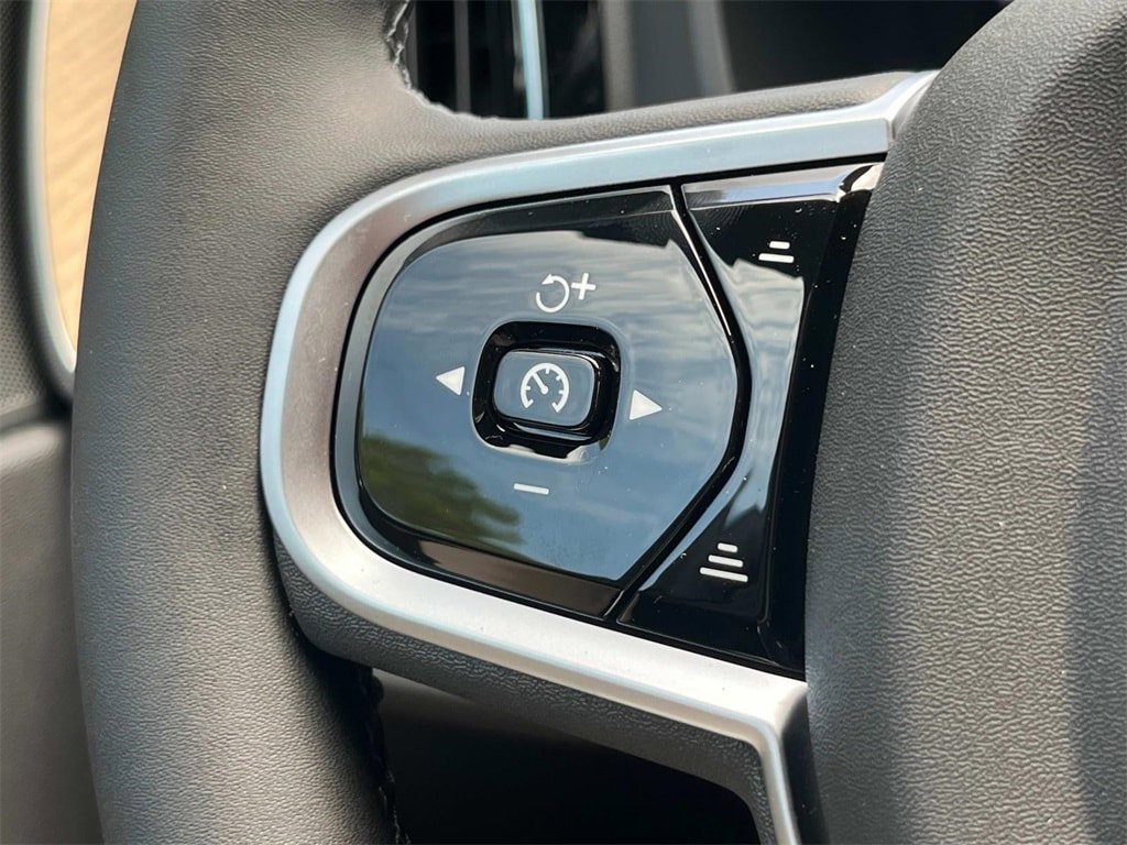 Certified 2026 Volvo XC60 B5 Plus w/ Protection Package Premier AWD/4WD image 28