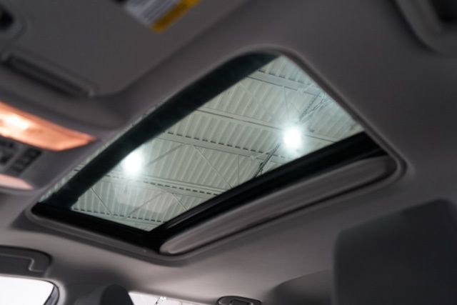 Used 2021 Toyota RAV4 XLE w/ Convenience Package image 19