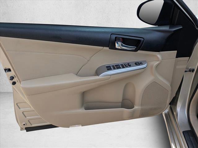 Used 2013 Toyota Camry XLE w/ Leather Pkg image 8