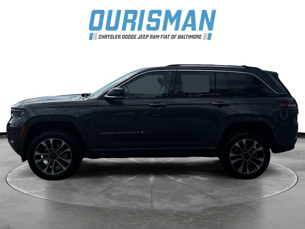 Used 2023 Jeep Grand Cherokee Overland AWD/4WD image 3