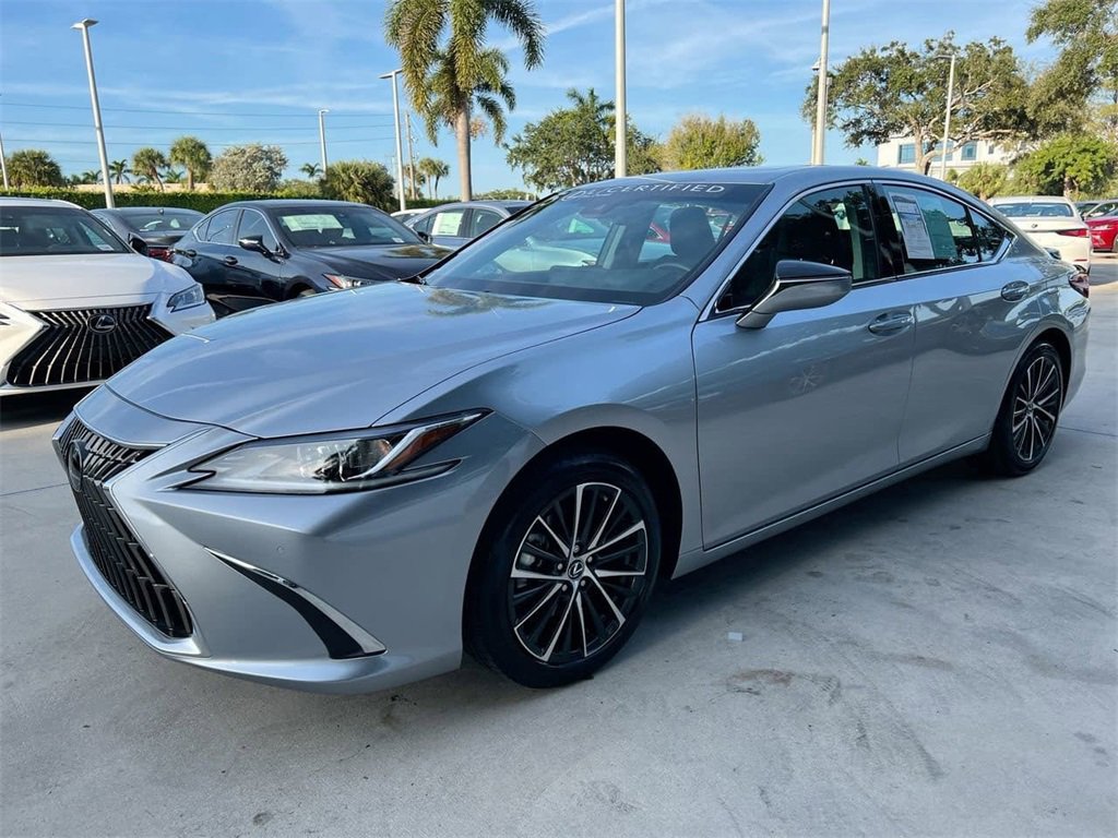 Certified 2025 Lexus ES 300h w/ Premium Package image 3