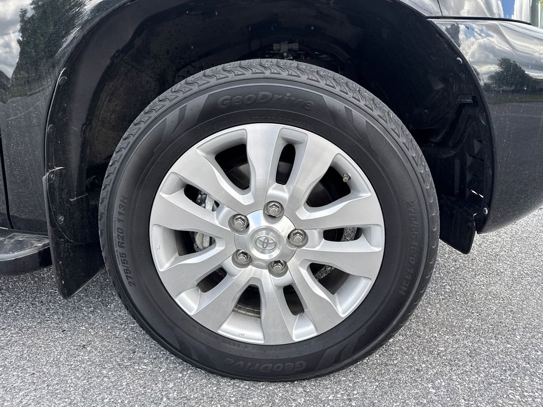 Used 2021 Toyota Sequoia Platinum AWD/4WD image 40