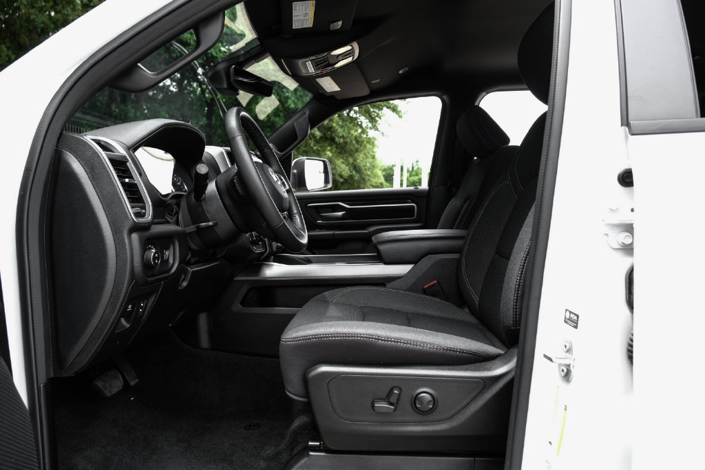Used 2023 RAM 1500 Big Horn AWD/4WD image 45
