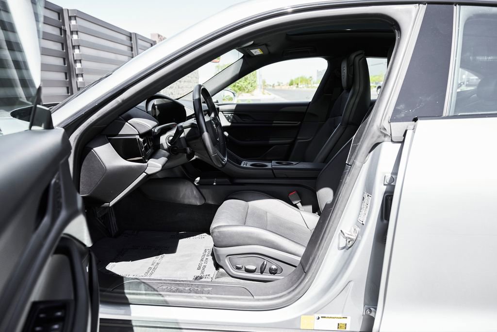 Used 2022 Porsche Taycan 4 Cross Turismo image 32