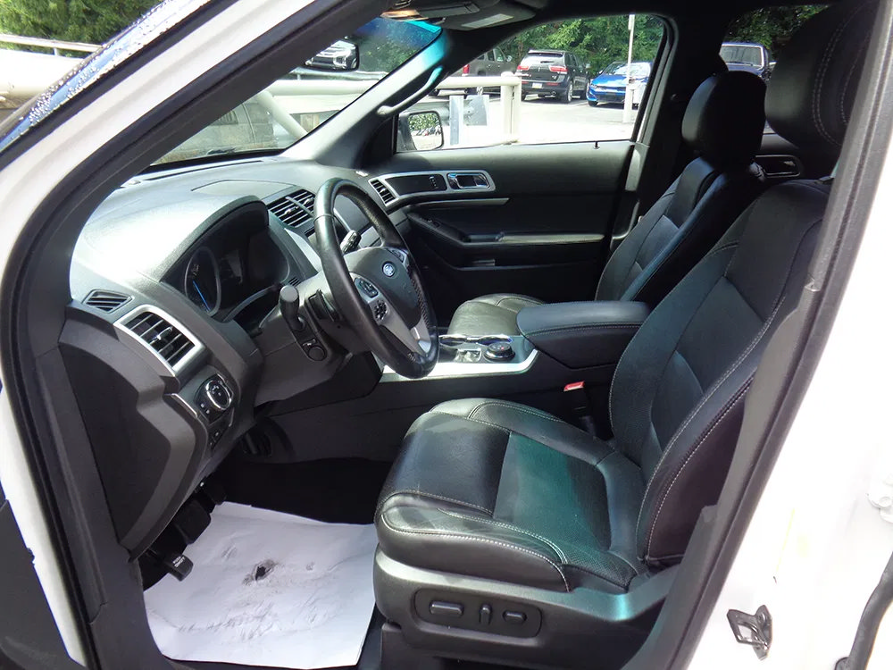 Used 2015 Ford Explorer Sport w/ Equipment Group 401A AWD/4WD image 17