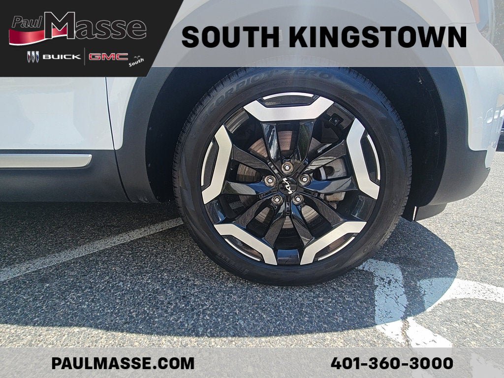 Used 2024 Kia Telluride EX w/ EX Captain's Chair Package AWD/4WD image 9