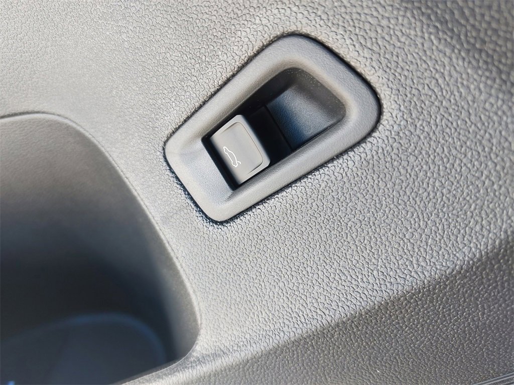 New 2025 Volkswagen Atlas Cross Sport SE image 20