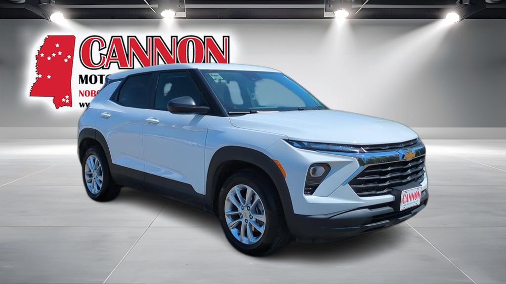 Used 2025 Chevrolet TrailBlazer LS w/ LS Convenience Package image 3