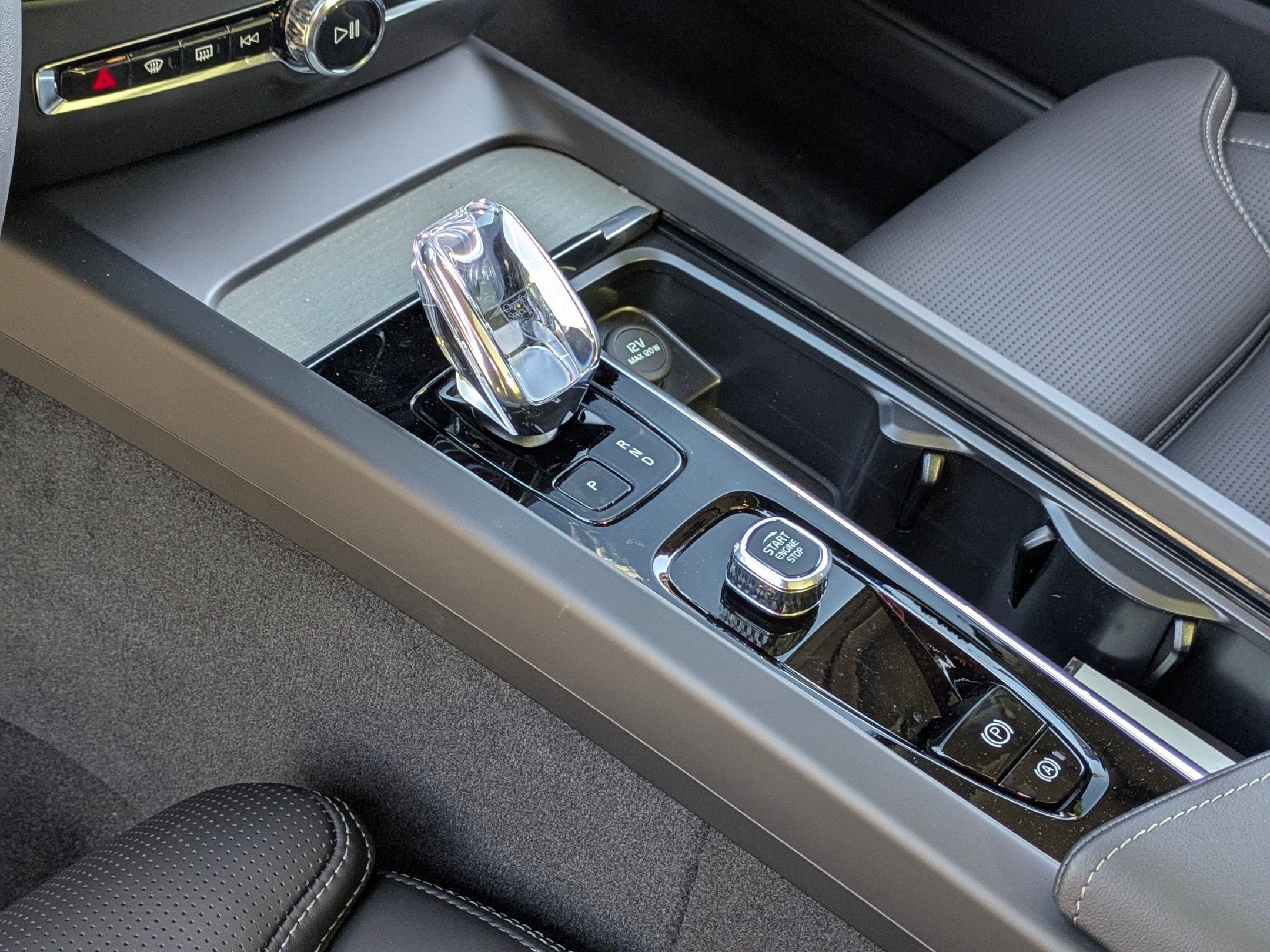 New 2026 Volvo V60 B5 Cross Country Ultra w/ Protection Package Premier image 19