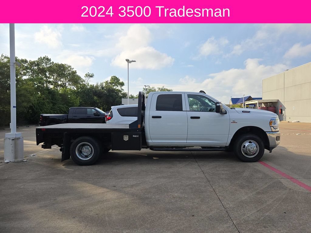 Used 2024 RAM 3500 Tradesman w/ Chrome Appearance Group AWD/4WD image 2