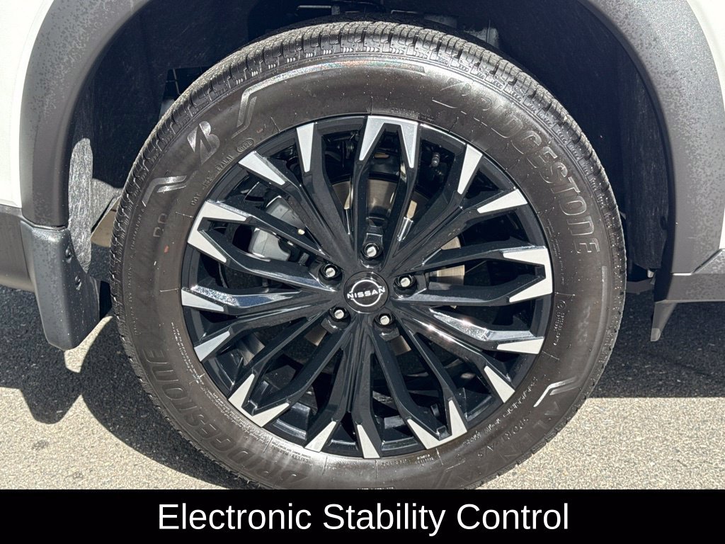 Certified 2026 Nissan Rogue Dark Armor FWD image 10