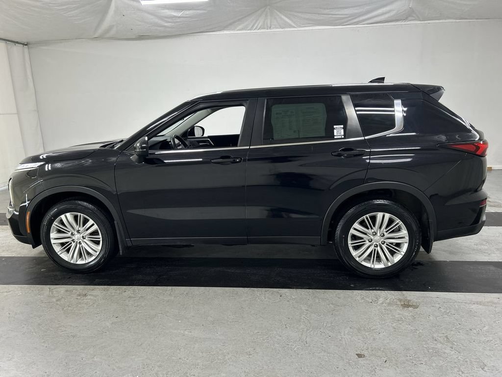 Used 2022 Mitsubishi Outlander ES AWD/4WD image 6