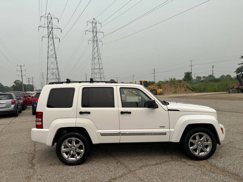 Used 2012 Jeep Liberty Sport AWD/4WD image 5