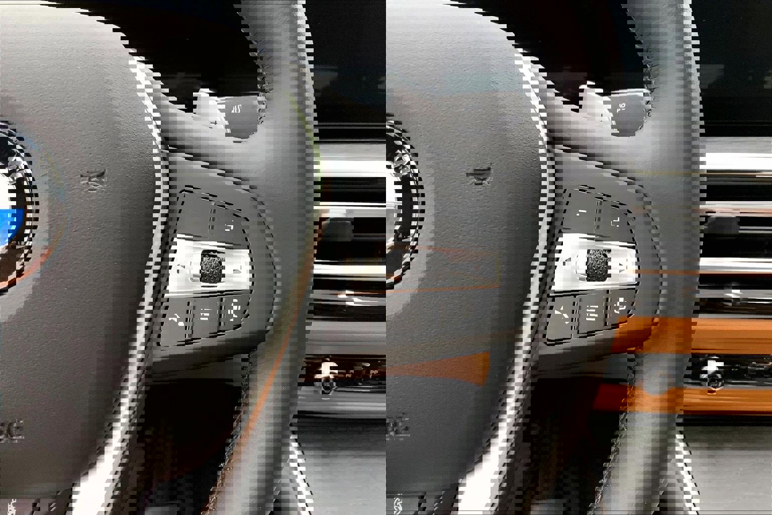 Used 2024 BMW 330i xDrive Sedan w/ Convenience Package image 17