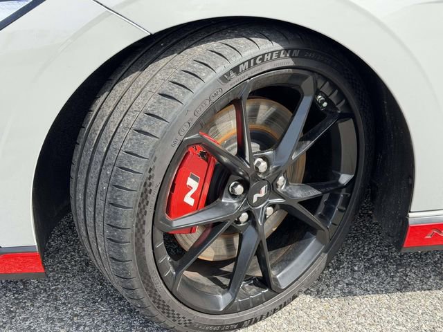 Used 2025 Hyundai Elantra N FWD image 13