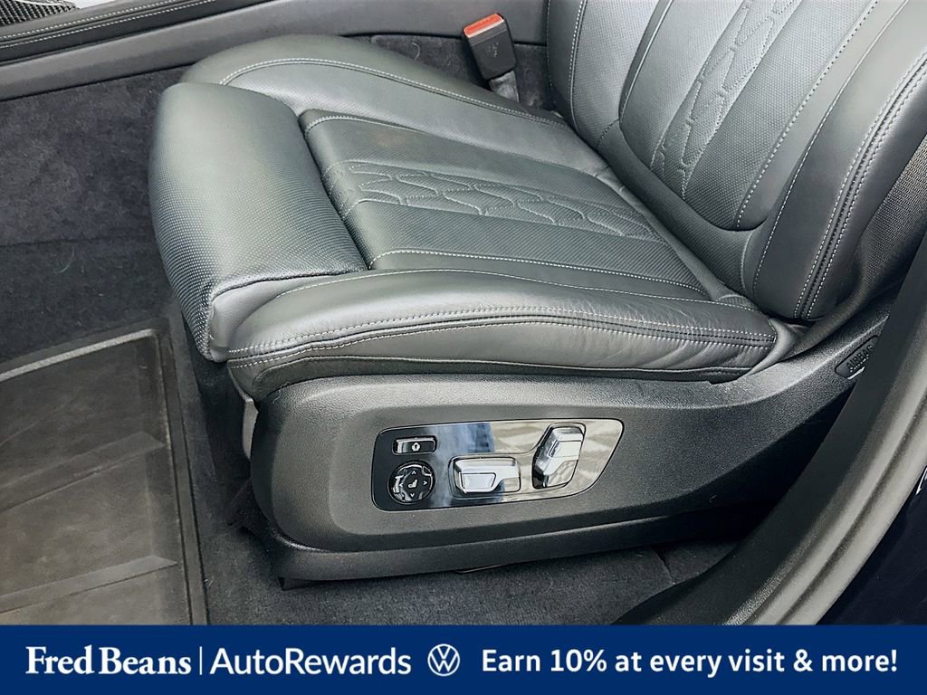 Used 2025 BMW X7 M60i w/ Executive Package AWD/4WD image 24