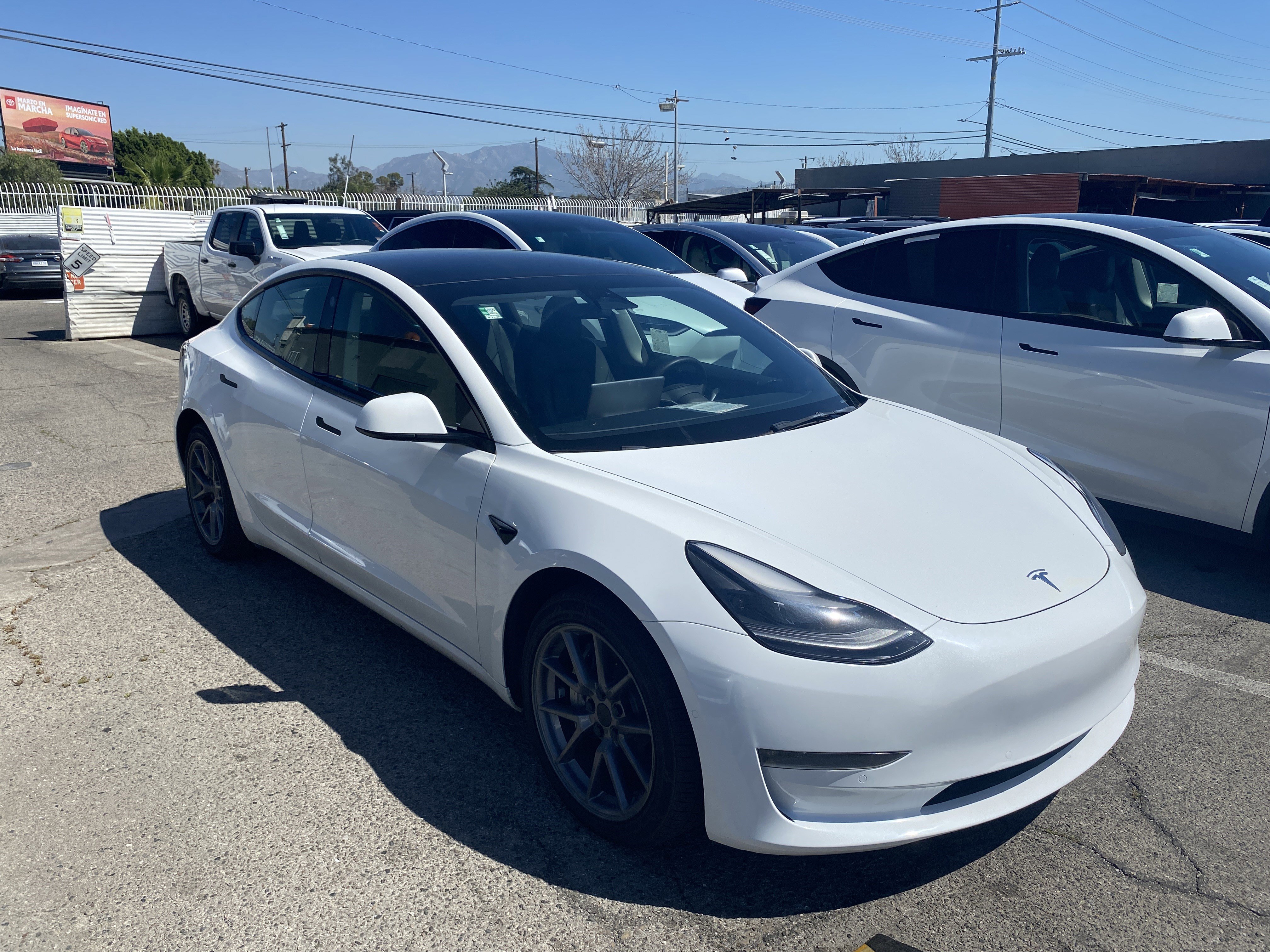 Used 2022 Tesla Model 3 Long Range AWD/4WD image 8