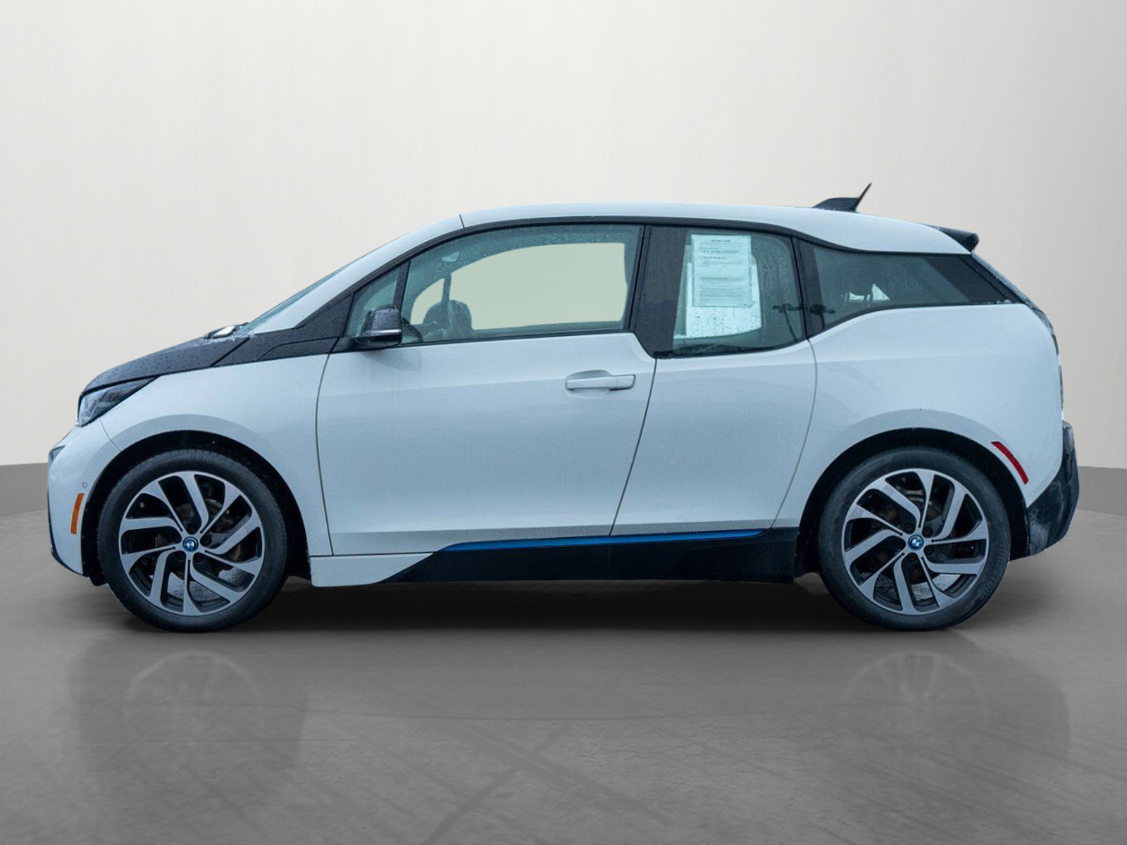 Used 2017 BMW i3 w/ Range Extender image 4