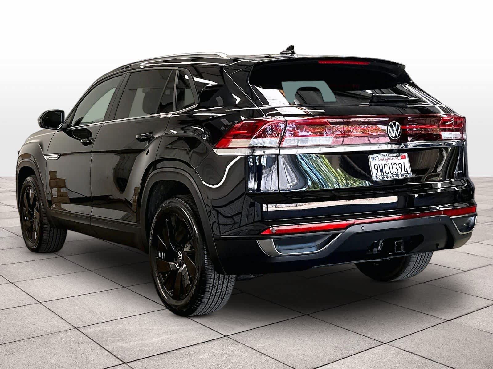 Certified 2026 Volkswagen Atlas Cross Sport SE w/ Panoramic Sunroof Package AWD/4WD image 7