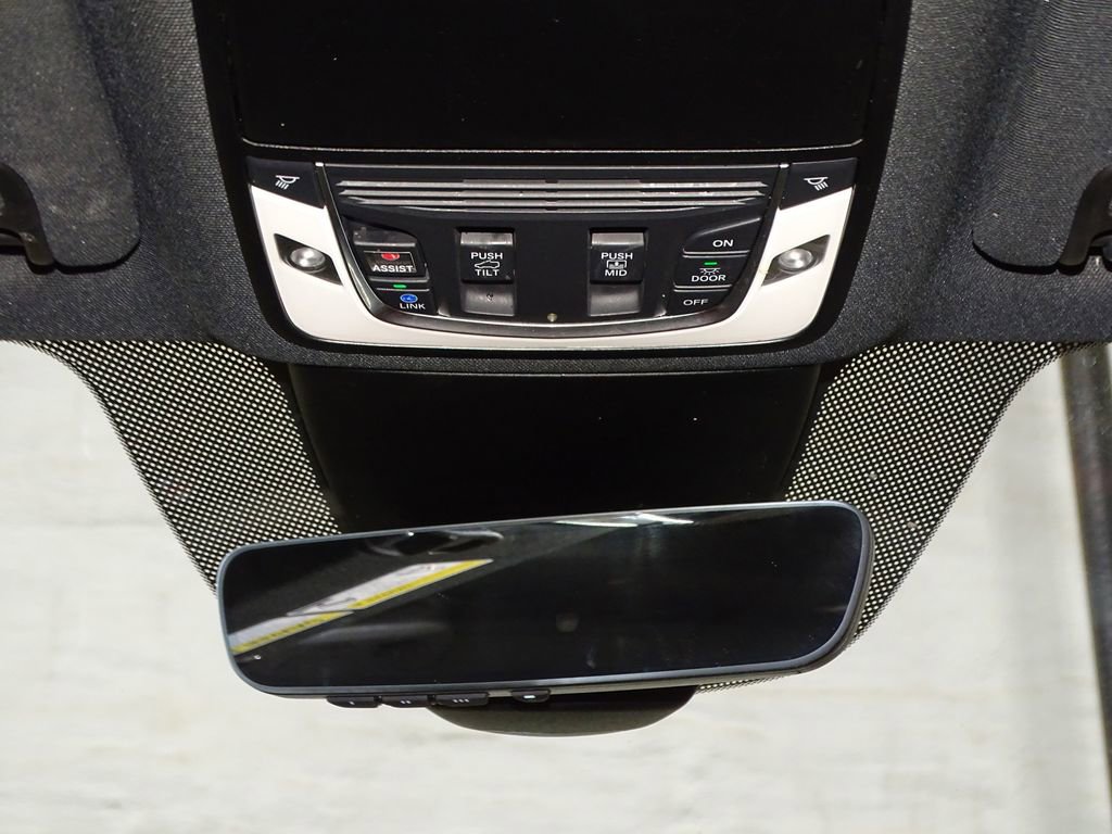 Used 2022 Acura MDX A-Spec image 32