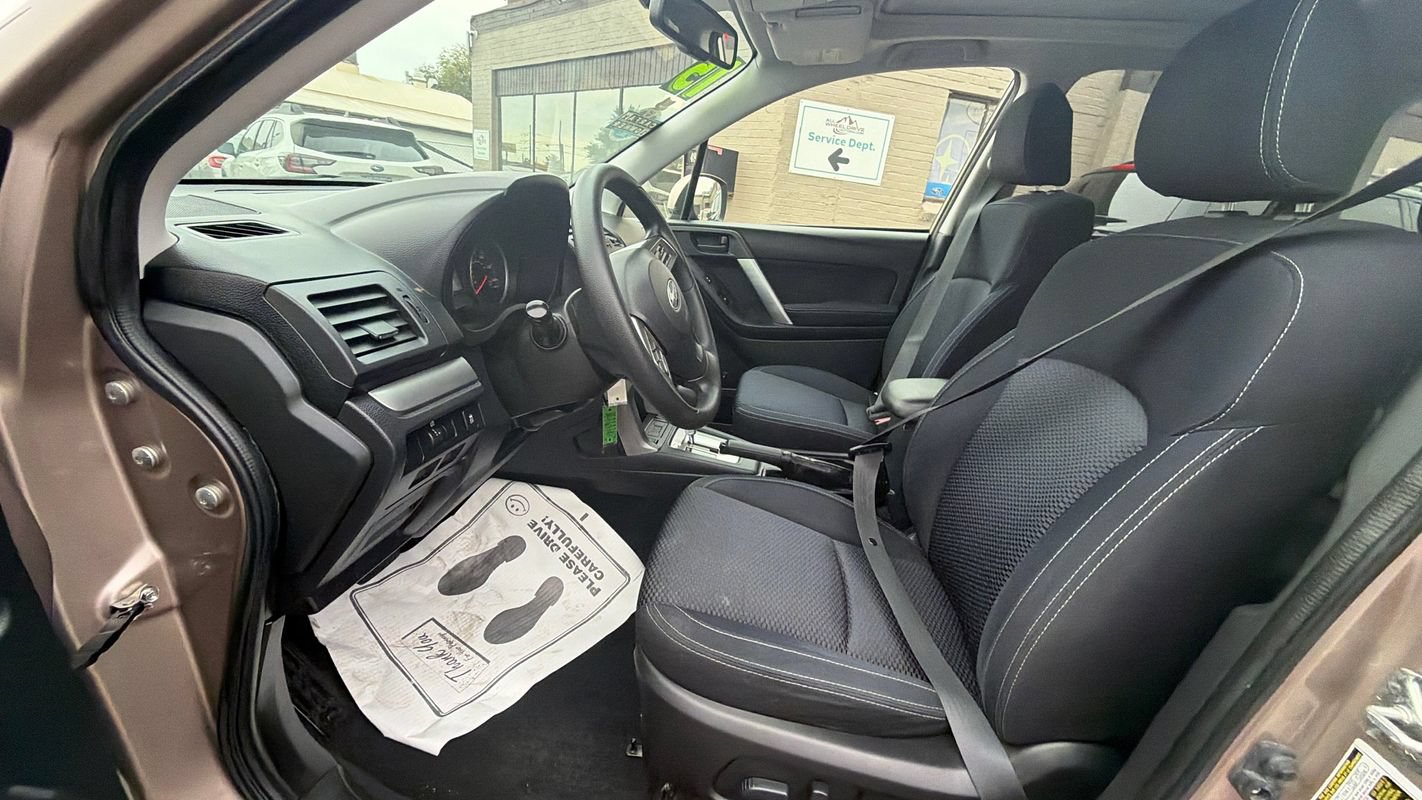 Used 2015 Subaru Forester 2.5i Premium w/ All-Weather Package AWD/4WD image 19