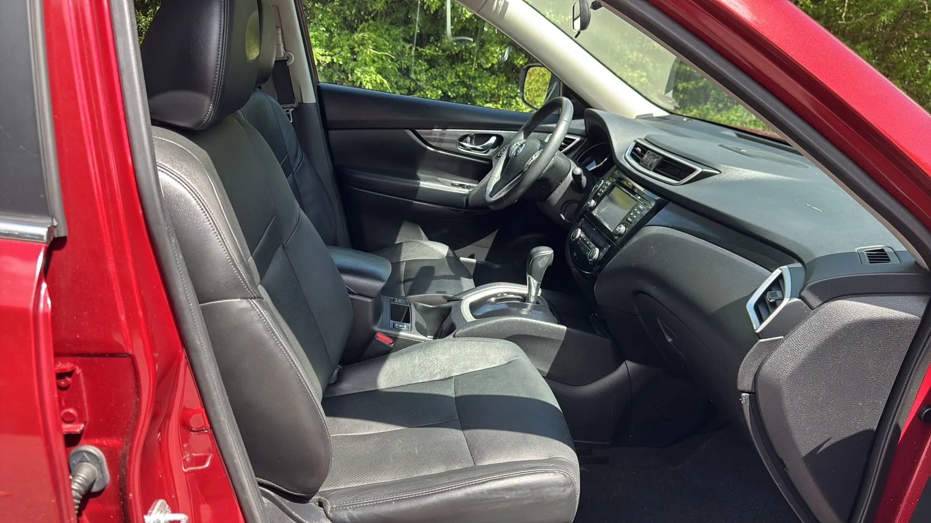 Used 2014 Nissan Rogue SL w/ SL Premium Package image 12