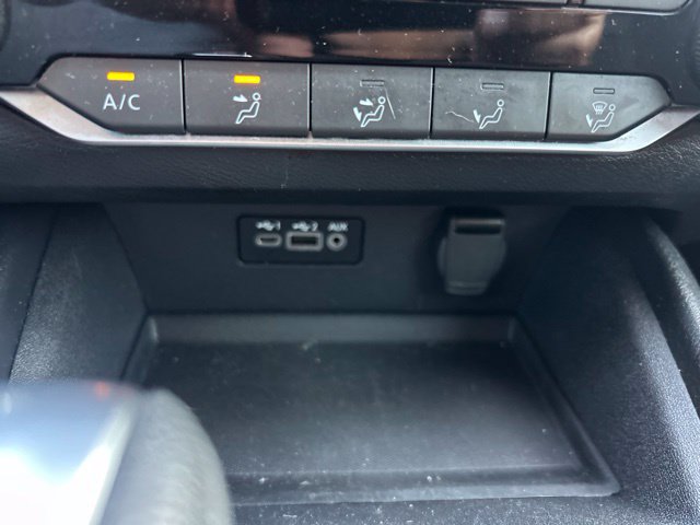Used 2025 Nissan Altima 2.5 SV FWD image 14