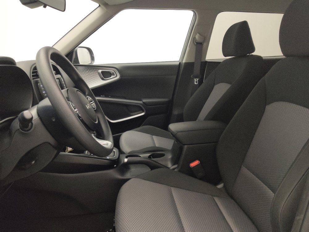 Used 2025 Kia Soul LX w/ LX Technology Package image 17