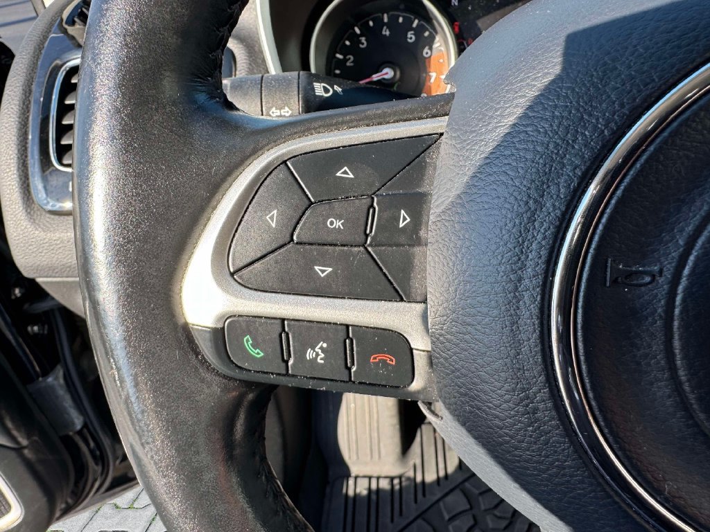 Used 2019 Jeep Compass Latitude AWD/4WD image 21