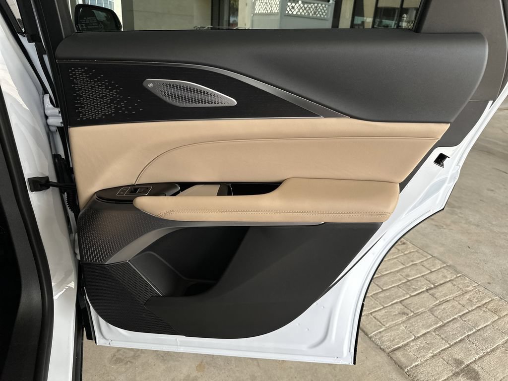 New 2026 Cadillac Lyriq Signature Sport w/ Nappa Leather Package RWD image 29