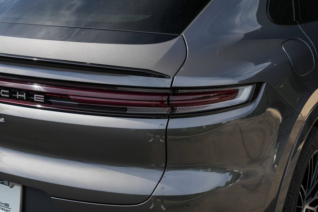 Certified 2026 Porsche Cayenne Coupe AWD/4WD image 15