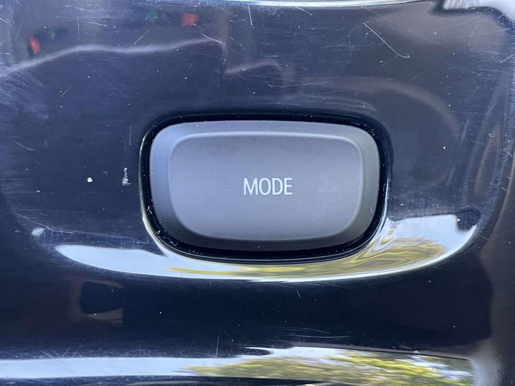 Used 2022 Buick Envision Avenir w/ Technology Package II FWD image 34