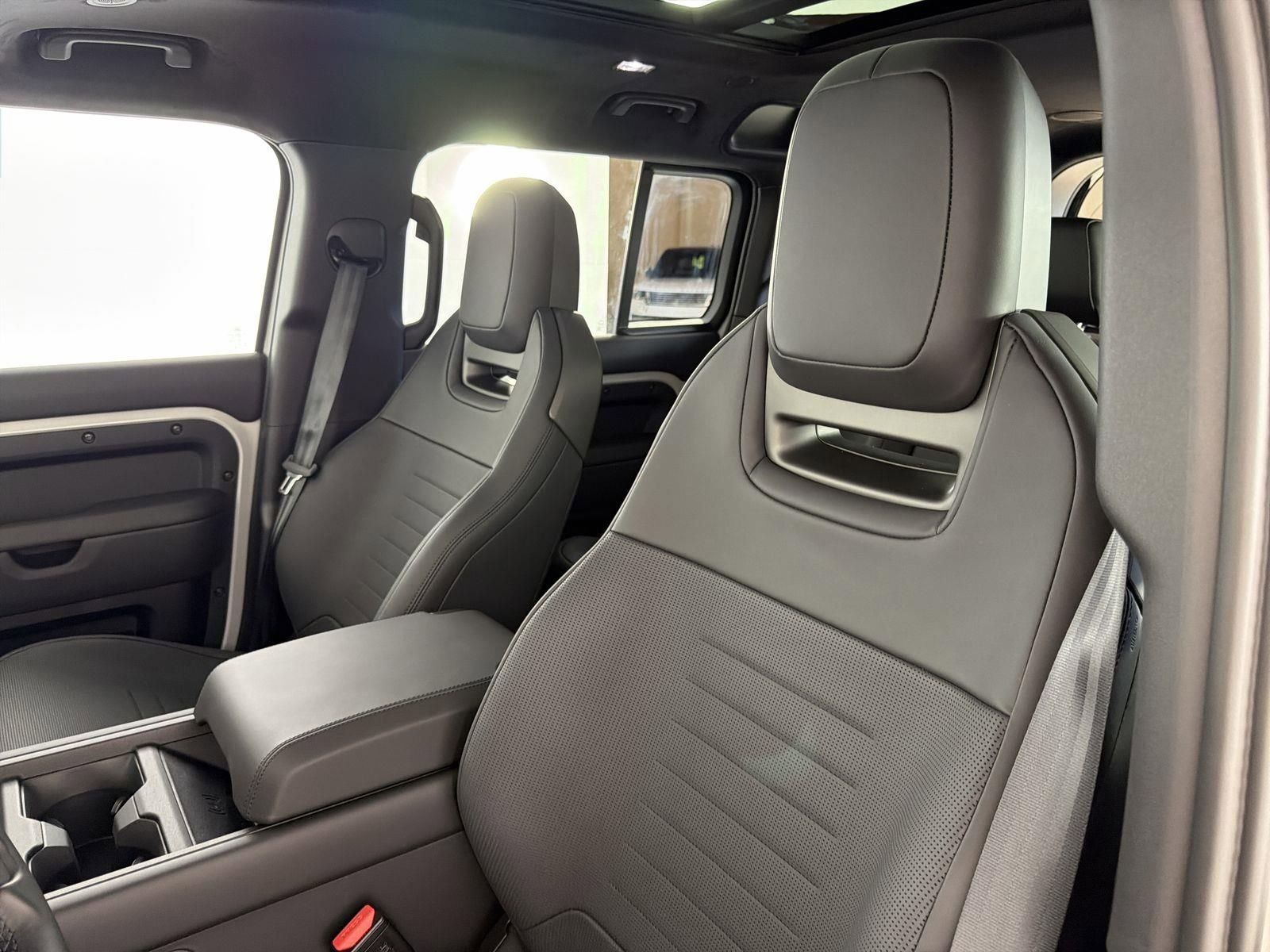 New 2026 Land Rover Defender 110 OCTA image 24