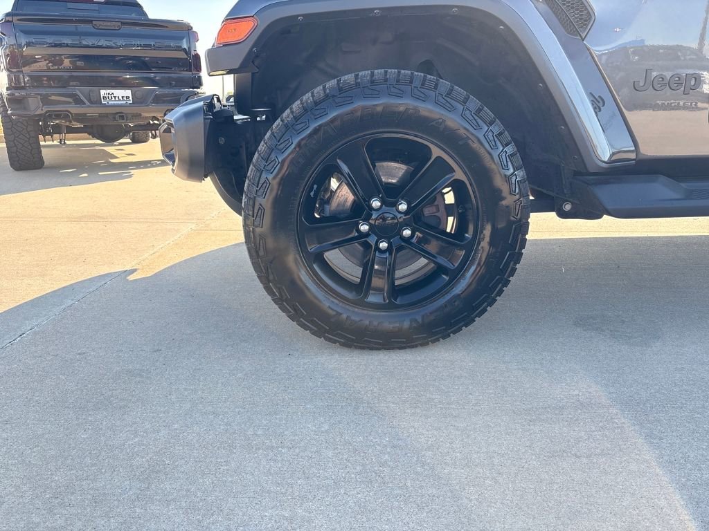 Used 2022 Jeep Wrangler Unlimited Sahara image 32