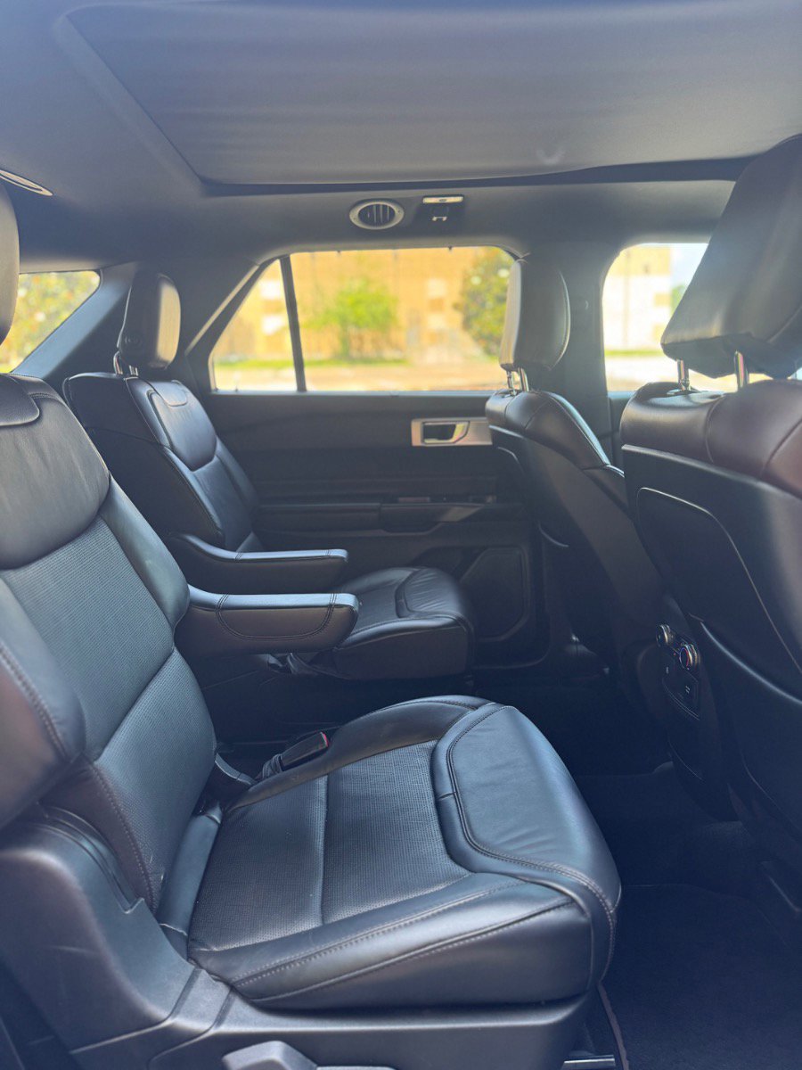 Used 2020 Ford Explorer Platinum w/ Premium Technology Package image 20