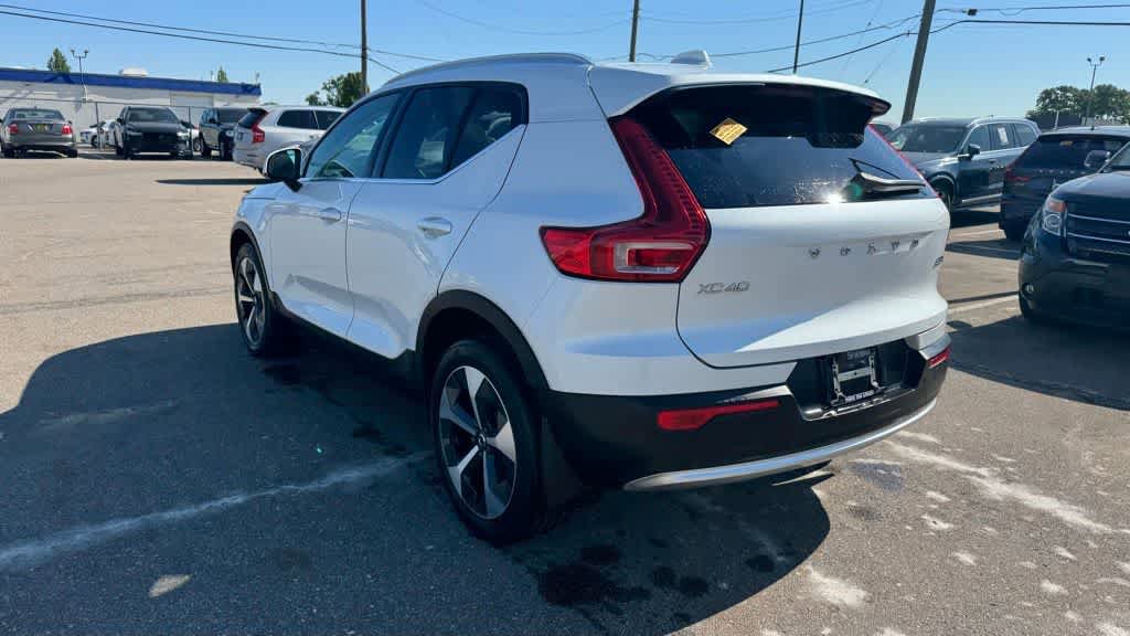 Certified 2023 Volvo XC40 B5 Plus w/ Driver Assist Package AWD/4WD image 7