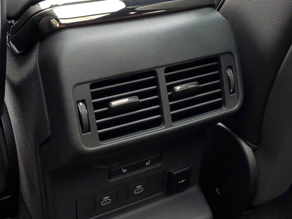 New 2026 Land Rover Range Rover Velar Dynamic SE image 32