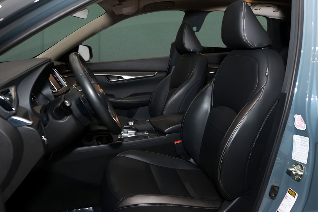 Used 2024 INFINITI QX50 Luxe image 2